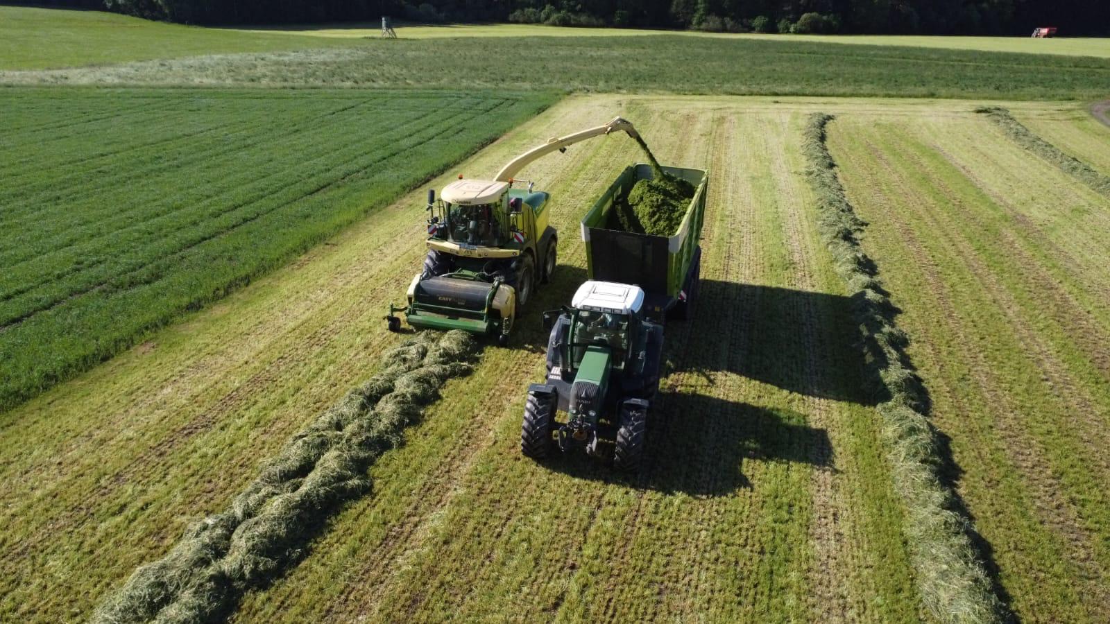Moderne Landtechnik im Einsatz